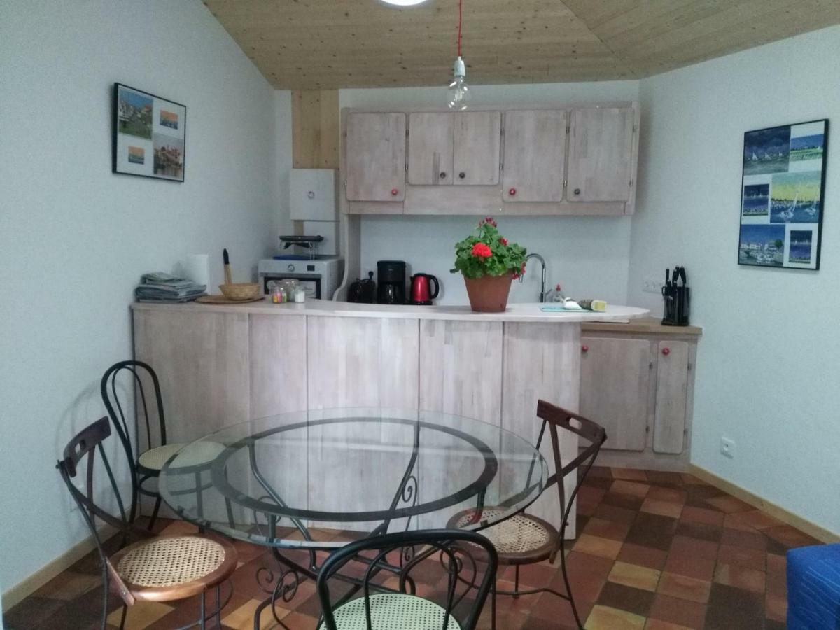 サント・マリー・ド・レ Les Chenes Bleus Bed & Breakfast エクステリア 写真