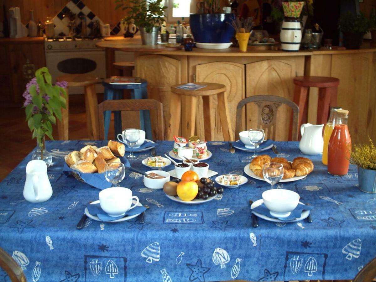 サント・マリー・ド・レ Les Chenes Bleus Bed & Breakfast エクステリア 写真